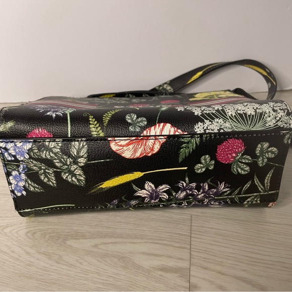 Steve Madden Black Floral Crossbody Chain & Adjustable Strap Zipper Closure EUC - Picture 9 of 11